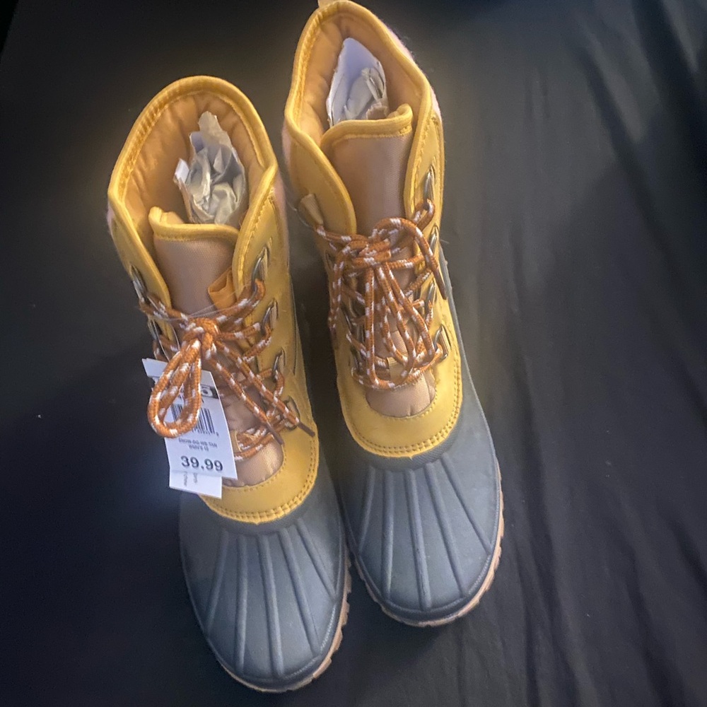 Stylish Women's Winter Boots - Yellow and Pink